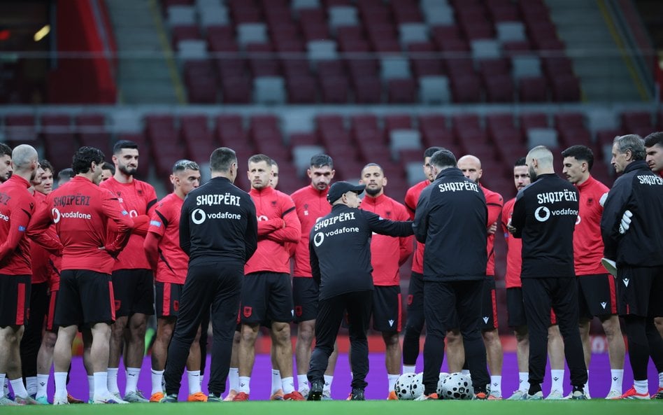 Piłkarze reprezentacji Albanii podczas treningu kadry w Warszawie