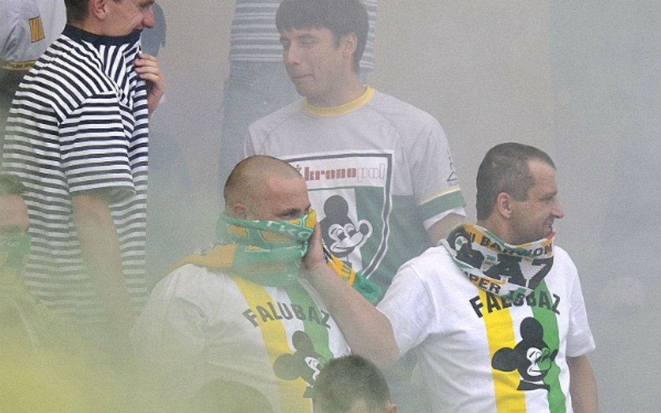 Kibice protestują przeciw Festiwalowi Piosenki Rosyjskiej