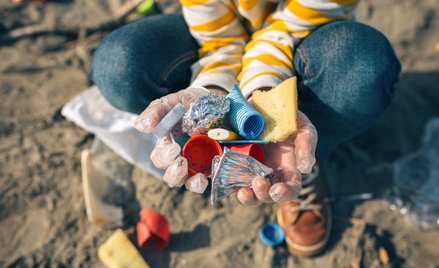 Polska powoli żegna się z jednorazowym plastikiem. Rząd dopiero szykuje ustawy
