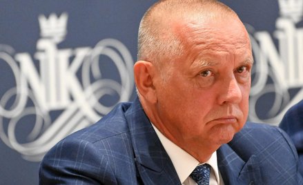 W NIK, którą kieruje Marian Banaś, Państwowa Inspekcja Pracy wykryła 48 naruszeń pracowniczych