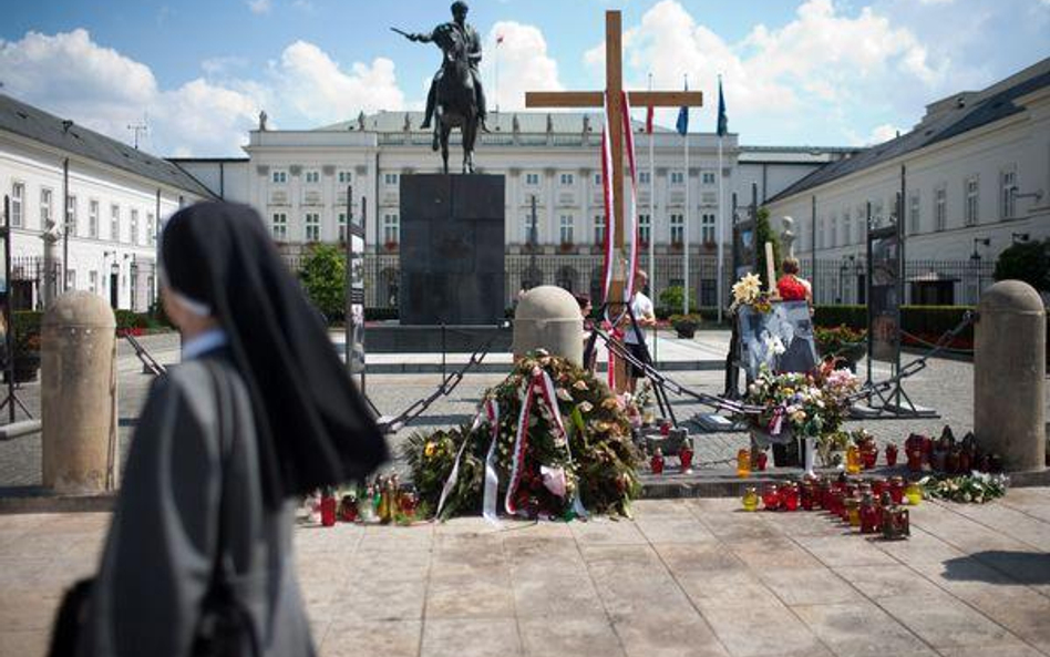 Krzyż wymaga konsultacji