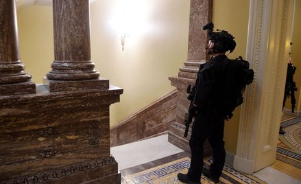 Opozycja o chaosie na Kapitolu: Sytuacja polityczna w USA przypomina tę w Polsce