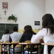 W niektórych miastach w związku z przepełnieniem szkół biskupi zgodzili się na zmniejszenie liczby g