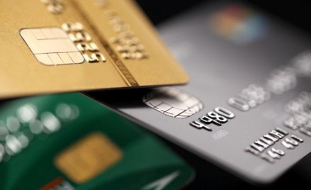 Kredyty gotówkowe i z kart zaczynają się lekko psuć