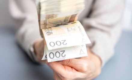 Złoty nie traci wigoru. Korzysta ze słabości dolara