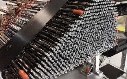 Urządzenia spektroskopowego DESI to setki tysięcy części, które są montowane w National Laboratory L