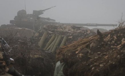 Ukraiński czołg na froncie w okolicach Doniecka