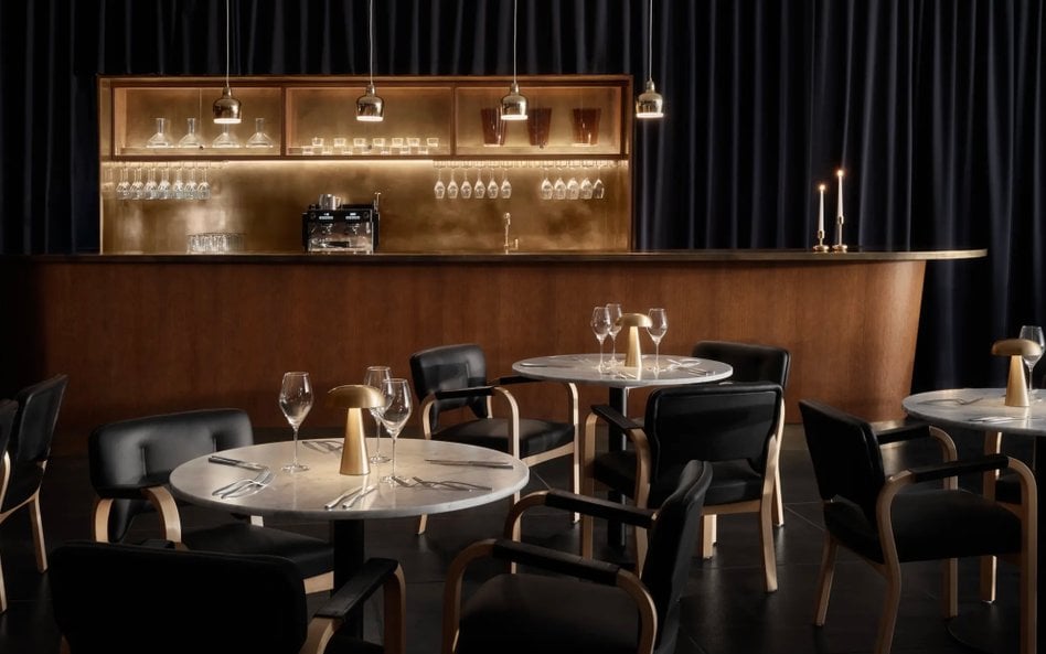 Bistro Finlandia znajduje się w budynku Finlandia Hall w Helsinkach, projektu najsłynniejszego fińsk