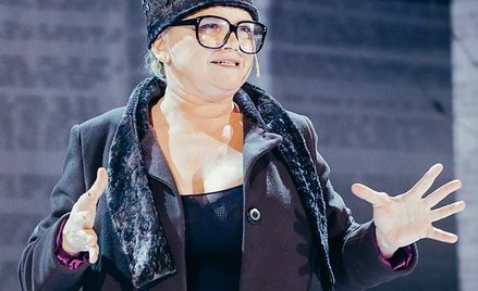 Katarzyna Figura w spektaklu „Fahrenheit 451” Wybrzeża.