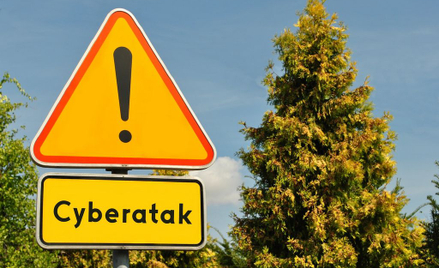 Cyberataki groźne jak broń jądrowa