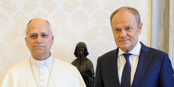 Michał Szułdrzyński: Zakaz smartfonów w szkołach i pornografii dla dzieci. Donald Tusk i Leon XIV zaskakująco zgodni