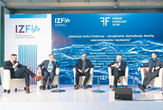 Druga z debat dotyczyła ewolucji rynku funduszy i zmian w zarządzaniu, dystrybucji oraz kosztach dzi