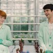 Emily Beecham (Alice) i Ben Whishaw (Chris)