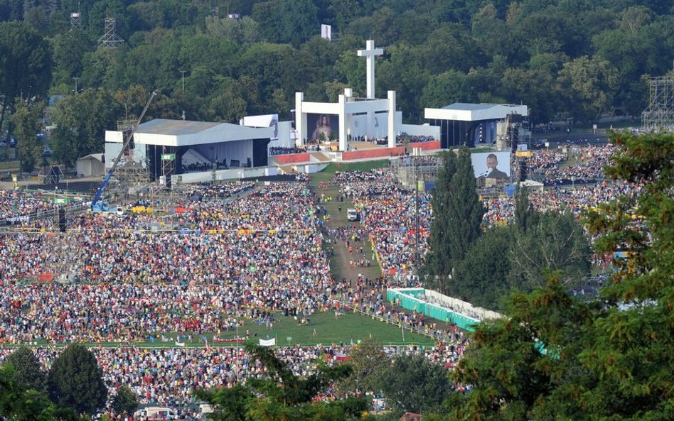 MSWiA przekaże 30 mln złotych na nagrody dla funkcjonariuszy za pracę w czasie ŚDM