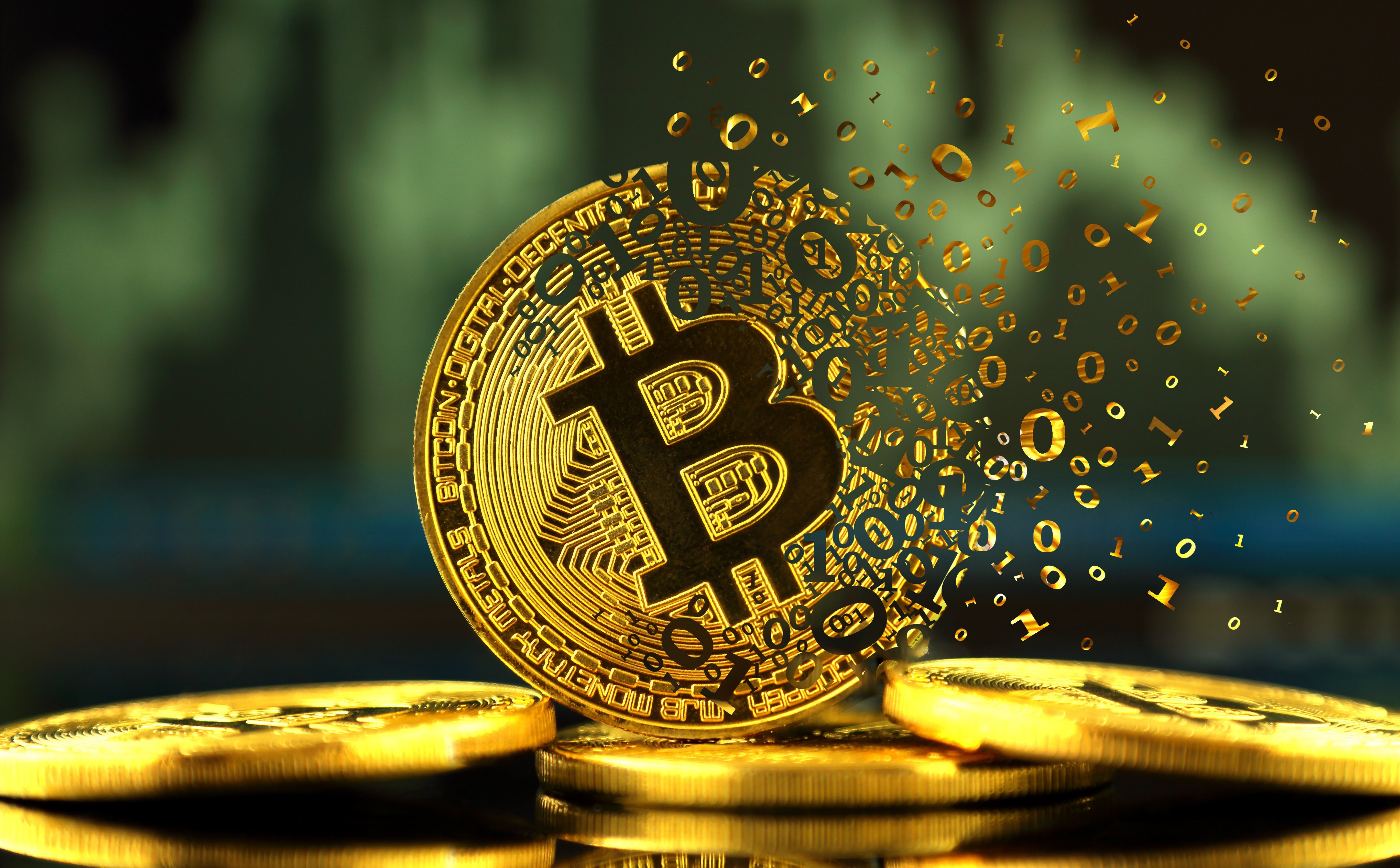 Bitcoin przez cały czas pod silną presją. Spadnie poniżej 60 tys. dolarów?