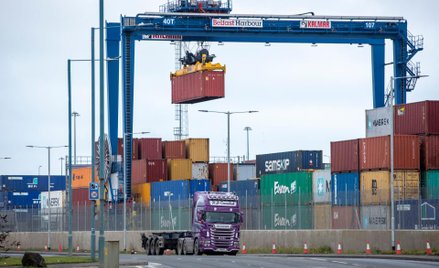 The Guardian: Tłok w portach