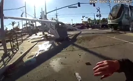 Los Angeles: Pociąg uderzył w samolot. Pilot uratowany w ostatnich sekundach