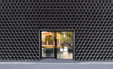 Projekt KWK Promes powstał dla firmy Gambit Systems, producenta rur.