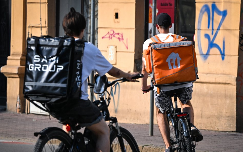 Rząd chce regulować Ubera i kurierów. Rykoszet może trafić fintechy i programistów