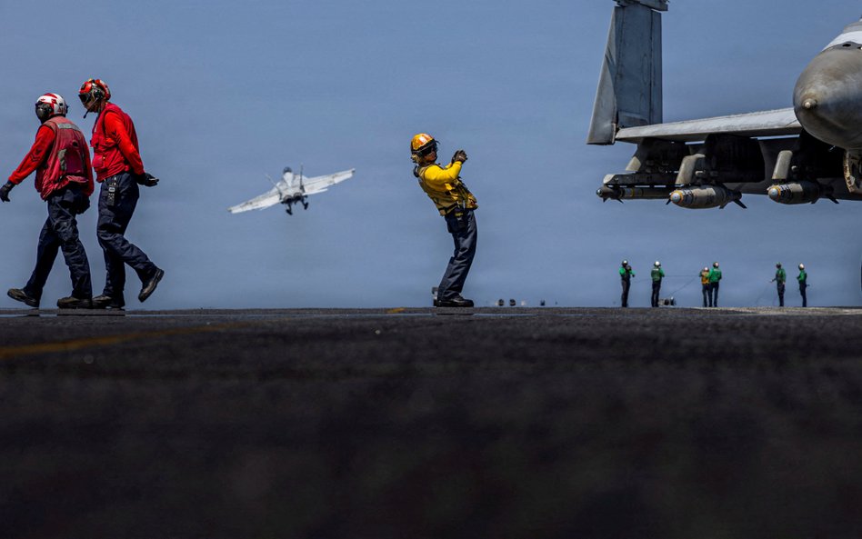 W rejonie Zatoki Perskiej, w ramach trwającej operacji „Epic Fury”, operuje m.in. lotniskowiec USS A