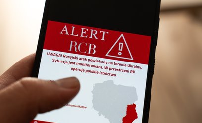 Alerty RCB to system SMS-owego ostrzegania ludności przed zagrożeniami i sytuacjami nadzwyczajnymi.