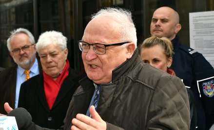 Prof. Simon: Obowiązkowo bym zalecił szczepienia wszystkim po 60. roku życia
