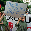 Pikieta zorganizowana przez w czerwcu 2008 r. przez Feminotekę na znak poparcia dla 14-letniej Agaty