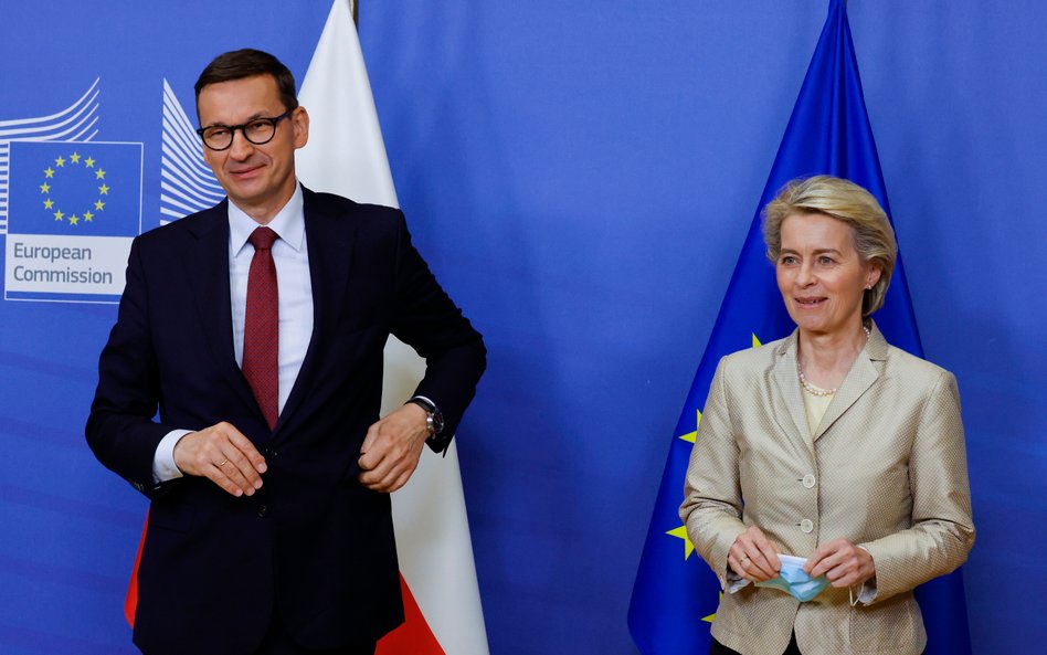 Kolacja w Brukseli. Morawiecki rozmawiał z Von der Leyen