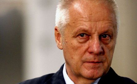 Stefan Niesiołowski: Nie ma podstaw, żeby robić jakieś ekshumacje