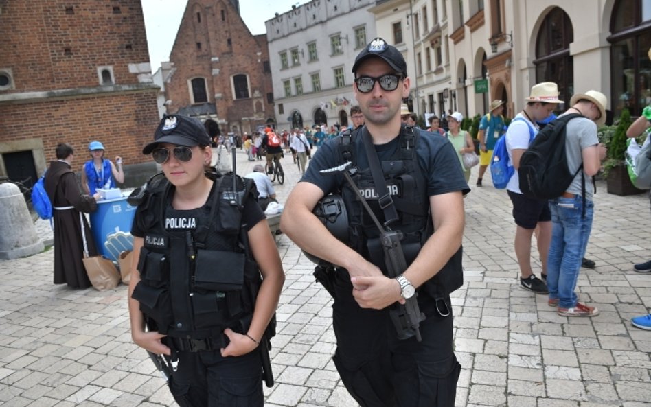 Światowe Dni Młodzieży: Cały oddział policji zatruł się w drodze na uroczystości