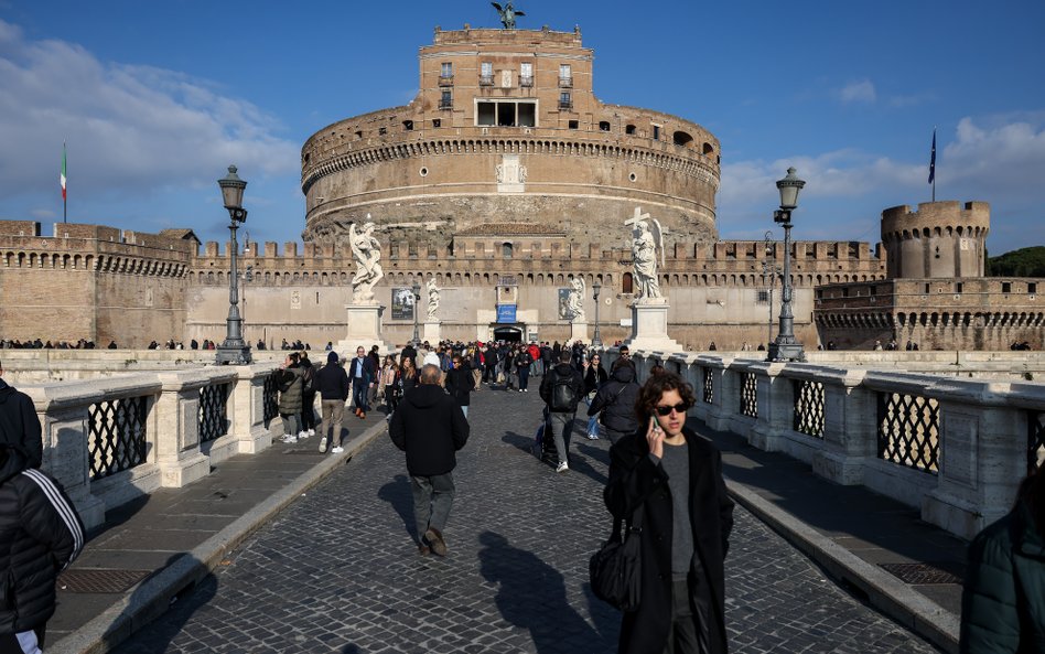 Kruk rozpycha się na rynku włoskim