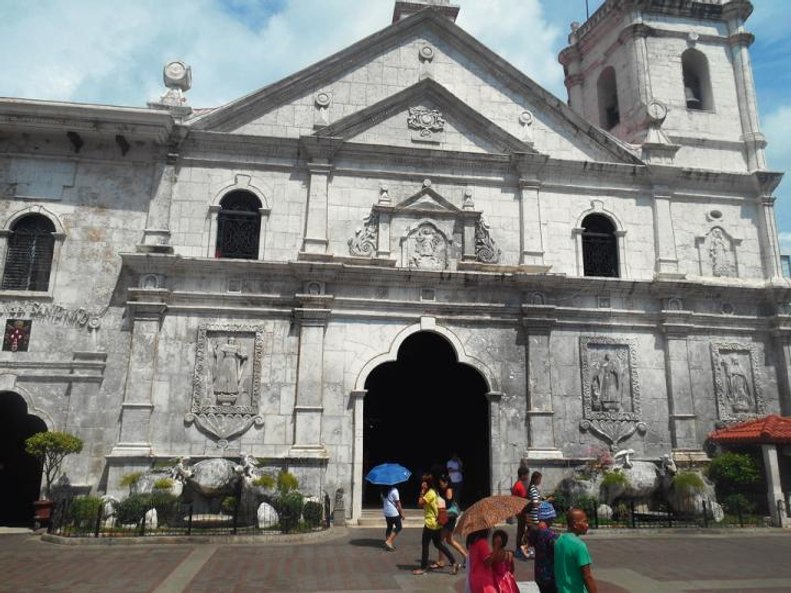Bazylika Świętego Dzieciątka w Cebu została zbudowana w XVI w. Czczona jest tam rzeźba Dzieciątka Je