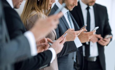 Mniejsze inwestycje w sieci komórkowe