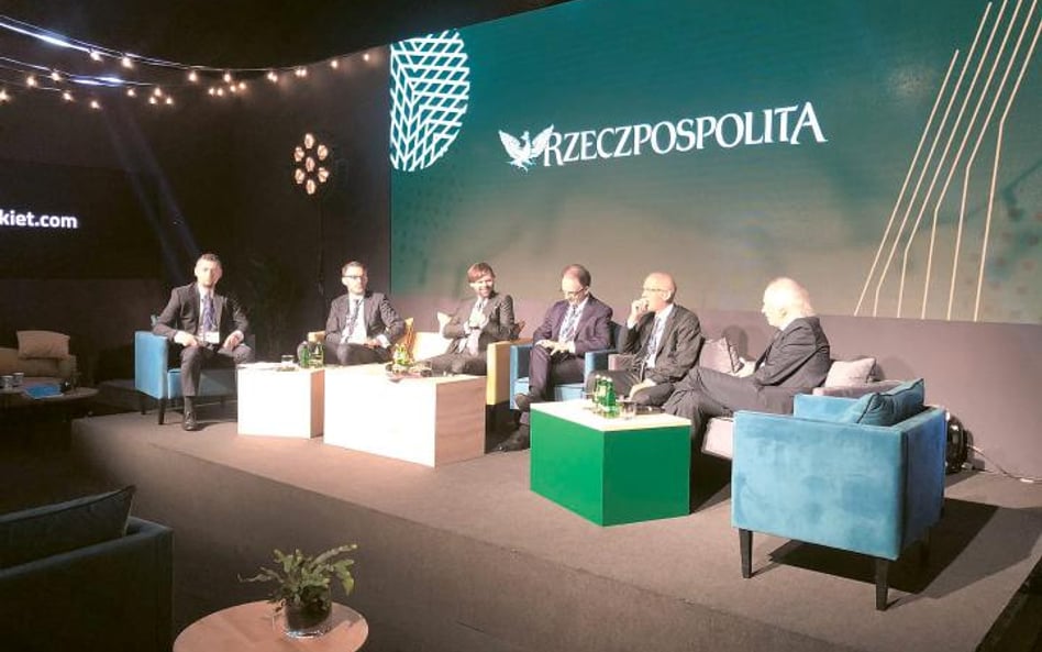 Uczestnicy panelu poświęconego rynkowi kapitałowemu. Od lewej: prowadzący Andrzej Stec („Rzeczpospol