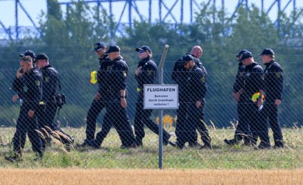 W nocy z 4 na 5 sierpnia pracownicy lotniska Lipsk/Halle zauważyli bezzałogowiec wiszący na niskiej 