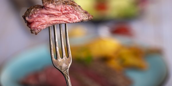 Wołowina z hormonami w Polsce. Alert UE i powrót sporu o Mercosur