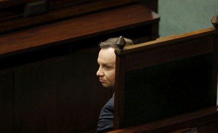 Sondaż: Andrzej Duda wygrywa w II turze z kandydatami KO