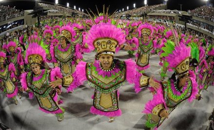 Karnawał w Brazylii: samba dla mas, zyski dla miast