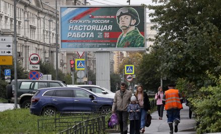 Sankt Petersburg. Banner z hasłem "Służba Rosji to prawdziwa praca"