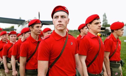 Uczniowie szkół średnich z Jarosławia wstąpili do Junarmii w maju 2016 r., jeszcze przed rejestracją