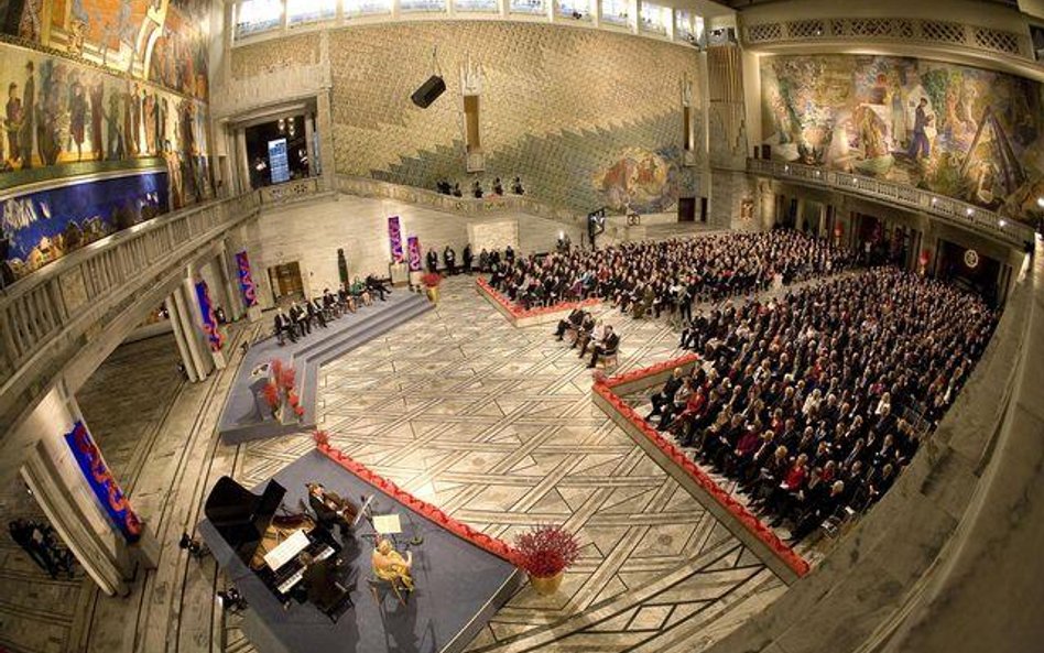 Wręczenie Pokojowej Nagrody Nobla w Oslo. Ceremonia w miejskim ratuszu