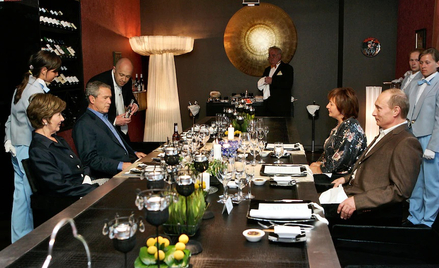 Jewgienij Prigożyn serwował posiłki na kilku kolacjach Władimira Putina z Georgem W. Bushem