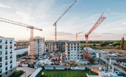 Koszty budowy i ziemi rosną, dlatego mieszkania drożeją.