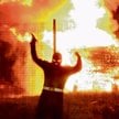 Uzbrojony zwolennik Ulsterskich Sił Ochotniczych podczas jednej z parad zorganizowanych w Irlandii P