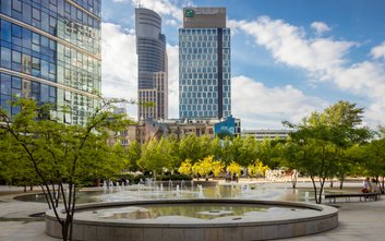 Nowy wieżowiec ma powstać w części placu, zajmując miejsce, gdzie obecnie znajduje się charakterysty