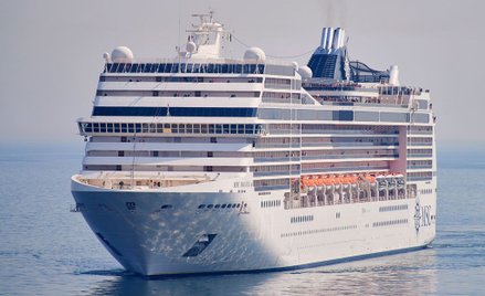 Ogromny wycieczkowiec przybył do portu w Gdyni