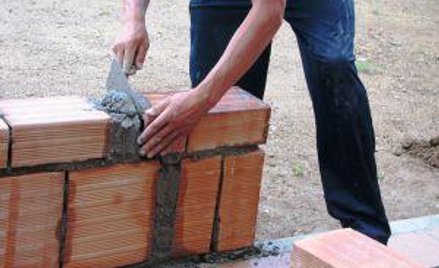 Usługi budowlane – jaką stawką VAT są opodatkowane usługi budowlane