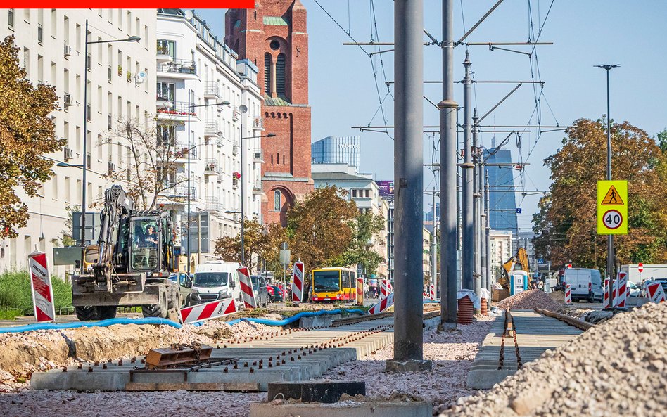 Torowisko na Grójeckiej zostało rozebrane do spodu