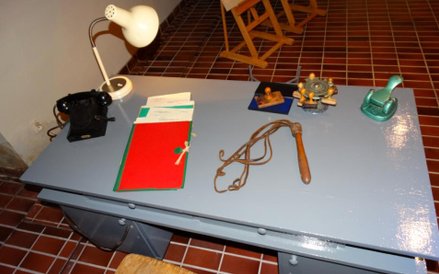 Sala przesłuchań UB zrekonstruowana przez historyków