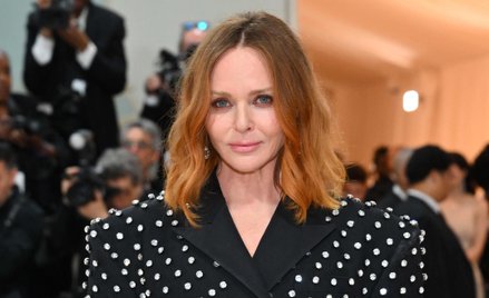 Stella McCartney stworzyła własną markę w 2001 roku. Od samego początku w swoich projektach nie używ